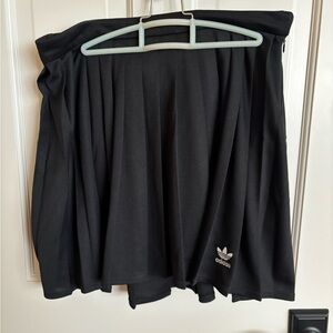 NWT Adidas pleated skirt size L.